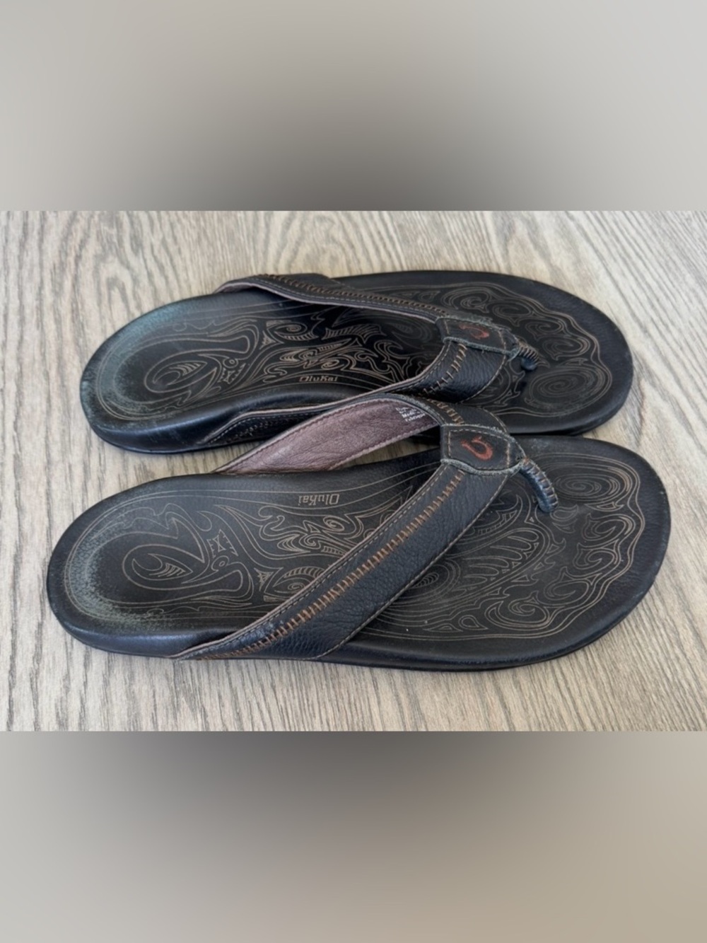 OluKai Men's Black & Brown Flip Flop Sandals